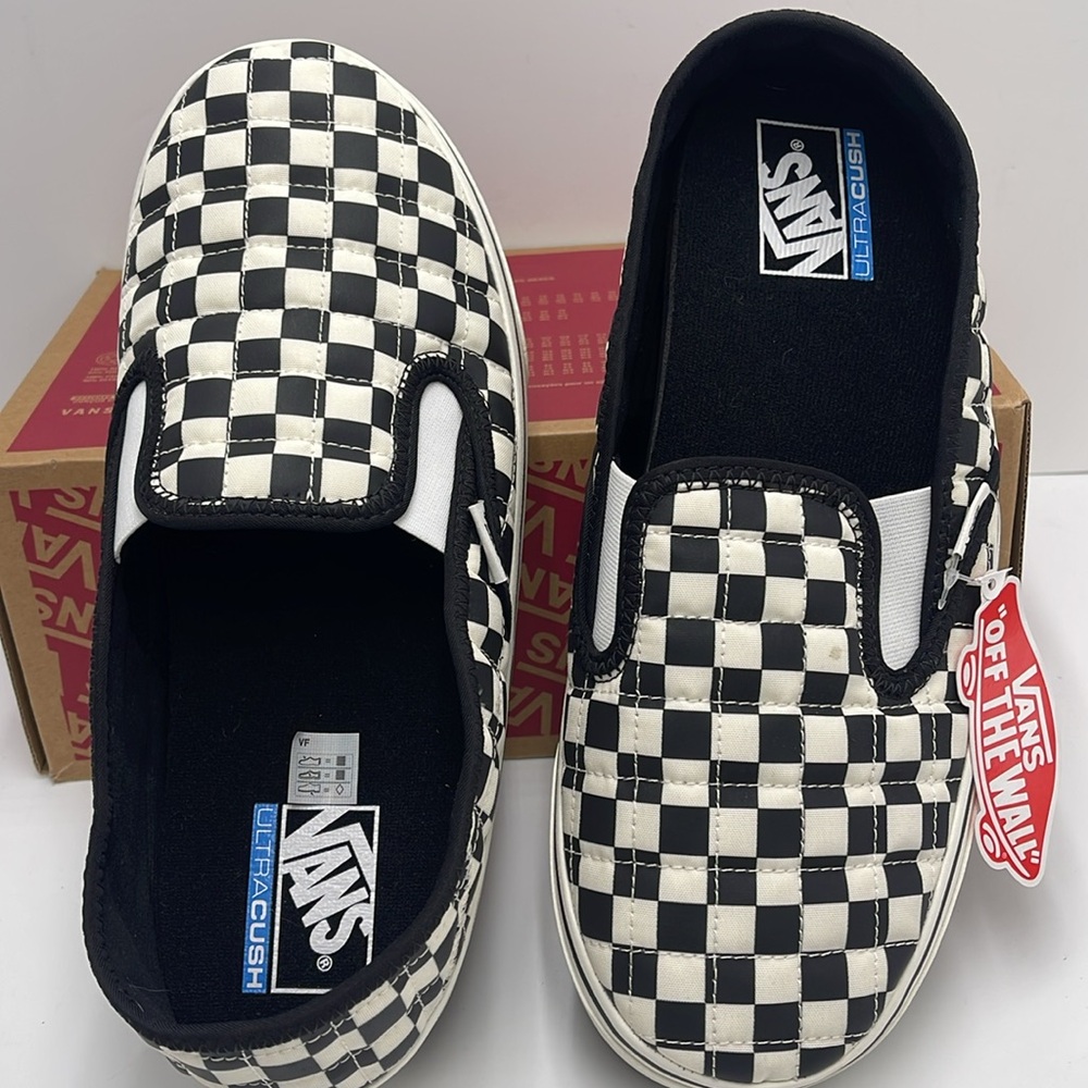 Vans WMNS Slip-Er 2 (Checkerboard)BIk/Clsc White 
VN0A4UWOIB8 Sneakers - Picture 12 of 16